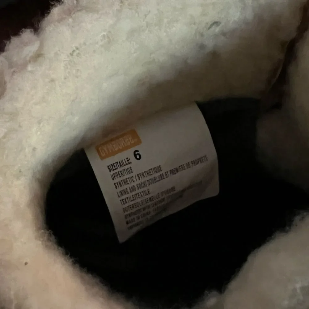 Gymboree youth snow boots in‎ grey rubber and rose gold little girls size 6